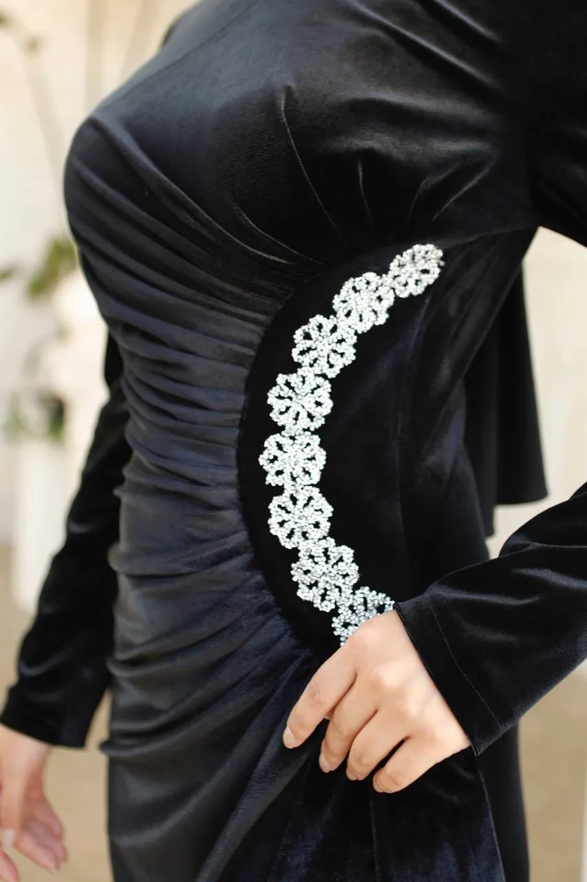 Maira Velvet dress