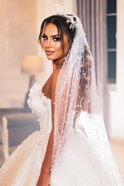 Modern Princess Sleeveless A-line Wedding Dresses With Glitter